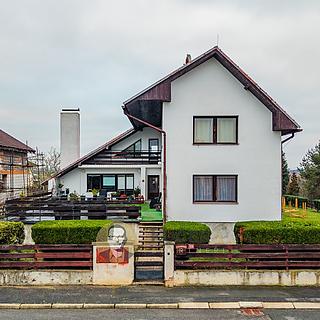 Prodej rodinného domu 406 m&sup2; Neratovice