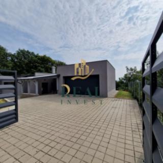 Prodej rodinného domu 223 m&sup2; Lom