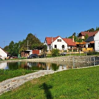 Prodej stavební parcely 3 200 m² Vlachovo Březí, 