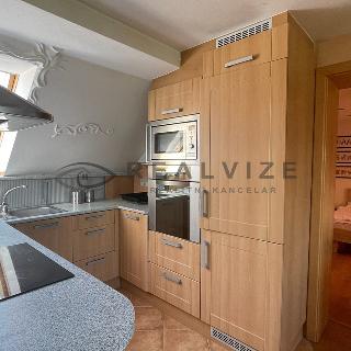 Pronájem bytu 3+kk 90 m² Ostrolovský Újezd