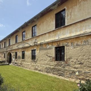 Prodej zemědělské usedlosti 2420 m&sup2; Mirkovice