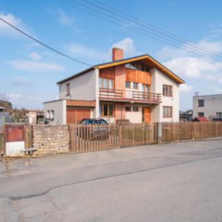 Prodej rodinného domu 320 m² Dobříč