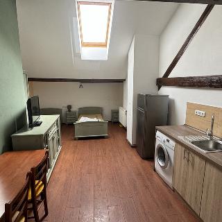 Pronájem bytu 1+kk a garsoniéry 23 m² Moravské Budějovice, nám. Míru