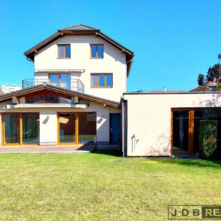 Prodej rodinného domu 215 m² Praha