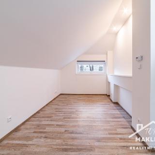 Pronájem bytu 1+kk a garsoniéry 28 m² Kolín, Žižkova