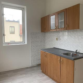 Pronájem bytu 1+1 43 m² Kolín, Sadová