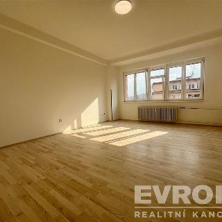 Pronájem bytu 2+kk 60 m² Hradec Králové, Břetislavova