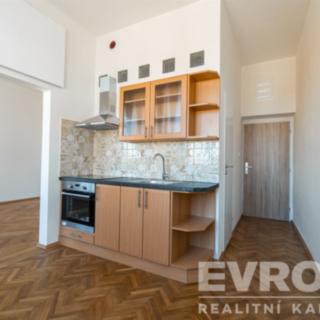 Pronájem bytu 2+1 45 m² Heřmanův Městec, Čáslavská