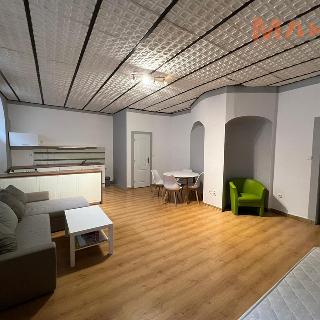 Pronájem bytu 1+kk, garsoniery 56 m² Chomutov