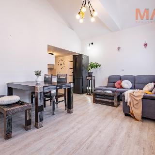 Prodej bytu 3+kk 92 m² Šestajovice, Komenského