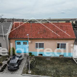 Prodej rodinného domu 300 m² Starý Poddvorov