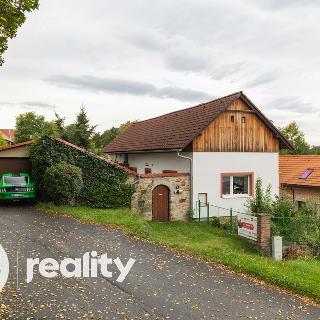 Prodej rodinného domu 536 m² Vykáň