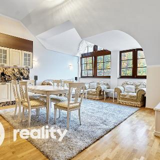 Prodej bytu 3+kk 137 m² Karlovy Vary, Divadelní náměstí