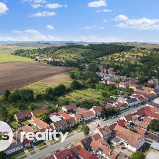 Prodej komerčního pozemku 9 887 m² Němčany