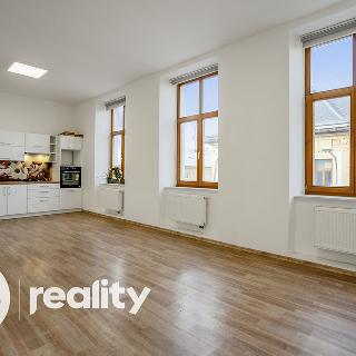 Pronájem bytu 3+kk 81 m² Opava, Nákladní