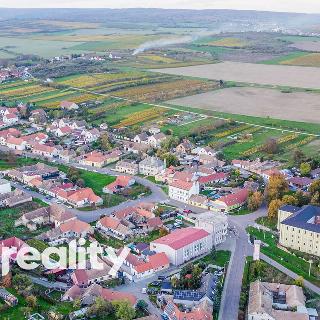 Prodej komerčního pozemku 3 576 m² Šatov