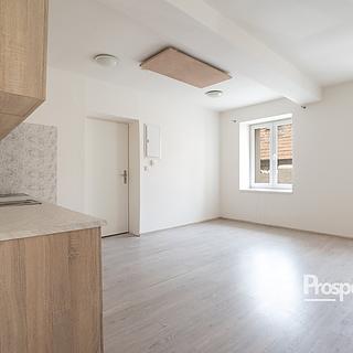 Prodej bytu 1+kk, garsoniery 33 m² Kladno