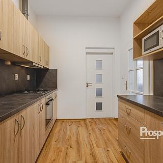 Prodej bytu 3+1 67 m&sup2; Hostinné