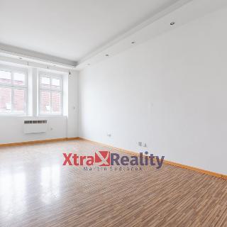 Prodej bytu 1+1 43 m² Teplice, Školní