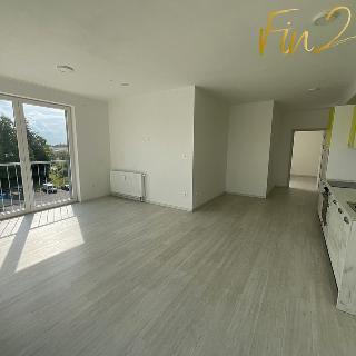 Prodej bytu 2+kk 77 m² Karlovy Vary, Dubová