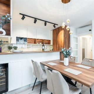 Pronájem bytu 3+kk 73 m² Praha