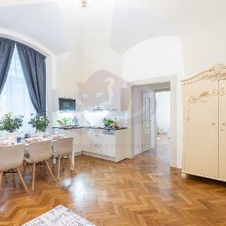 Pronájem bytu 3+kk 80 m² Praha, Náprstkova