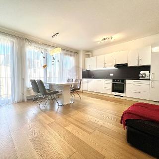 Prodej bytu 3+kk 85 m² Praha, Nademlejnská