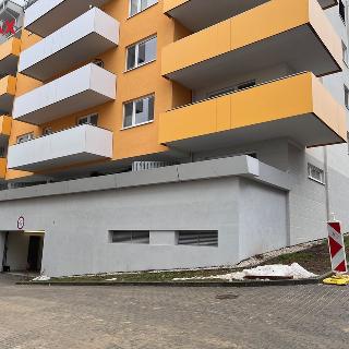 Pronájem garáže 25 m² Brno, Chvalovka