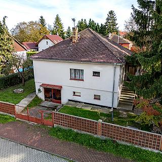 Prodej rodinného domu 80 m&sup2; Praha