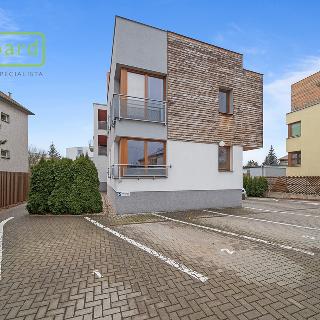 Prodej bytu 2+kk 53 m² Hradec Králové, Na Rybárně