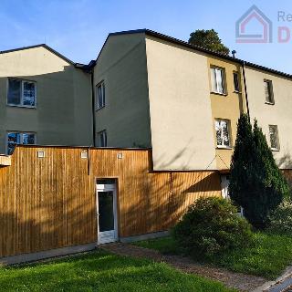 Pronájem bytu 2+kk 50 m² Luštěnice, Lesní