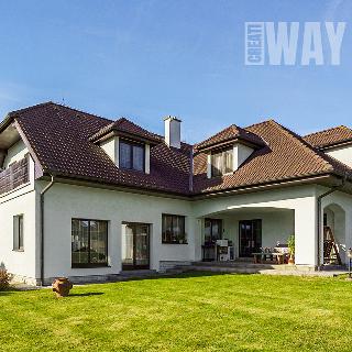 Prodej rodinného domu 482 m² Říčany, Na Dědince