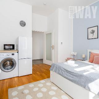 Prodej bytu 1+kk a garsoniéry 24 m² Praha, Španělská