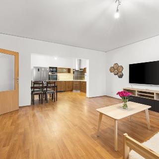 Prodej bytu 3+kk 96 m² Milovice, Rakouská