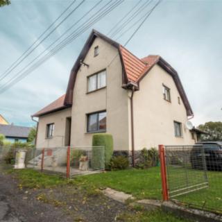 Prodej rodinného domu 260 m&sup2; Jedlová