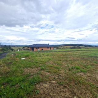 Prodej stavební parcely 852 m&sup2; Bečov