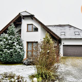 Pronájem rodinného domu 229 m² Jesenice, Lázeňská