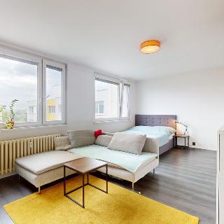 Prodej bytu 1+kk a garsoniéry 35 m² Praha, Makovského