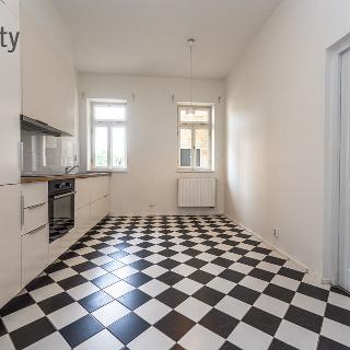 Prodej bytu 2+1 72 m² Praha, Milíčova