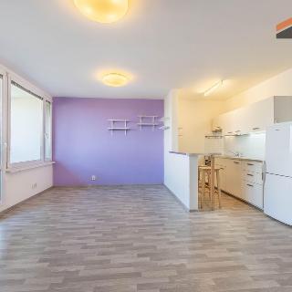 Prodej bytu 1+kk a garsoniéry 40 m² Praha, Hlivická