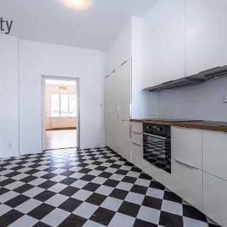 Prodej bytu 2+1 76 m² Praha, Milíčova