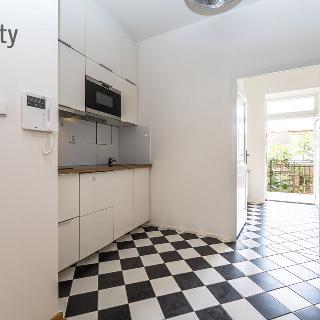 Prodej bytu 1+kk a garsoniéry 34 m² Praha, Milíčova