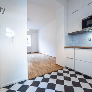 Prodej bytu 1+kk a garsoniéry 35 m² Praha, Milíčova