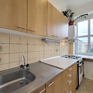 Prodej bytu 1+1 51 m² Praha, U Svépomoci