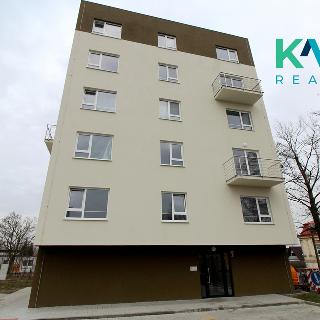 Prodej bytu 2+kk 77 m² Karlovy Vary, Dubová