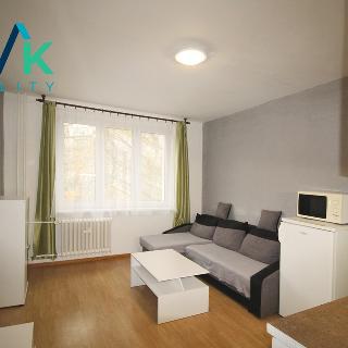 Pronájem bytu 2+kk 41 m² Karlovy Vary, Jahodová