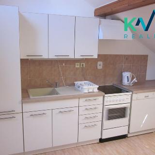 Pronájem bytu 3+1 90 m² Karlovy Vary, Jáchymovská