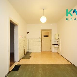 Prodej bytu 3+kk 64 m² Karlovy Vary, Nákladní