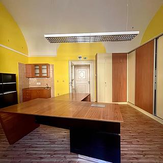 Pronájem kanceláře 25 m² Znojmo