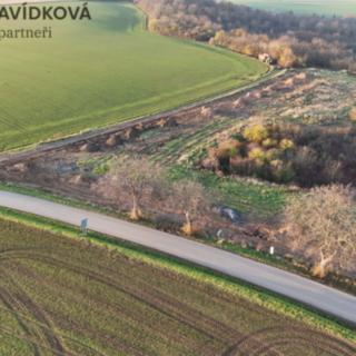 Prodej stavební parcely 993 m² Radim